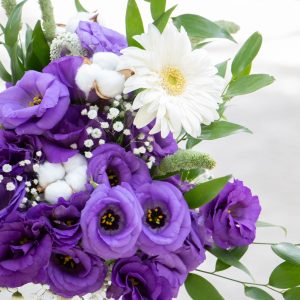 produit maison des fleurs, Bouquet de lisiathus violet et blanc