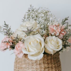 produit maison des fleurs, perlita bouquet de fleur rose et blanc